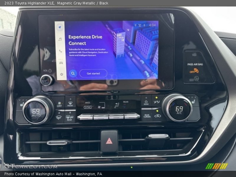 Magnetic Gray Metallic / Black 2023 Toyota Highlander XLE