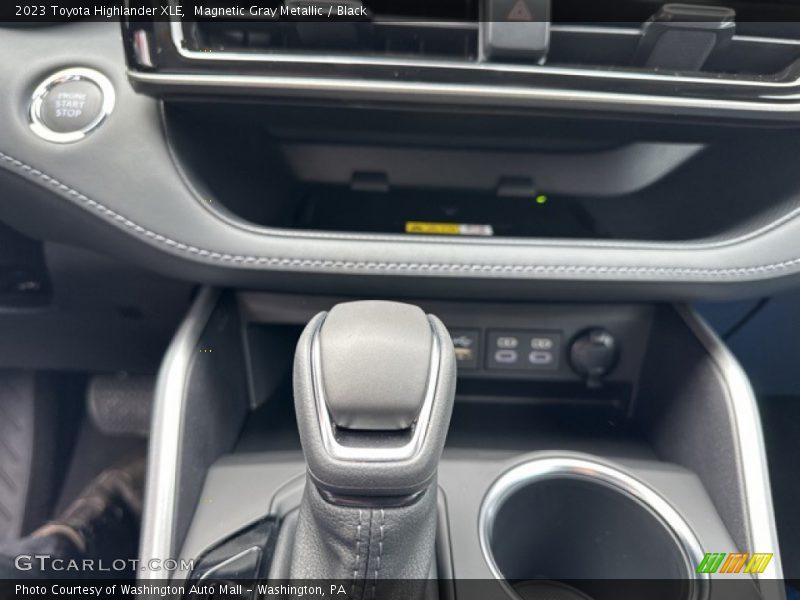 Magnetic Gray Metallic / Black 2023 Toyota Highlander XLE