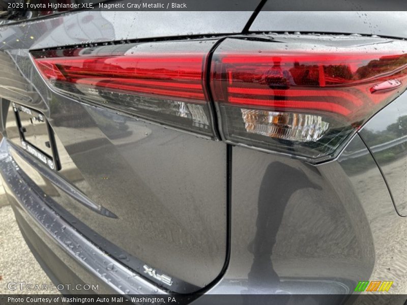 Magnetic Gray Metallic / Black 2023 Toyota Highlander XLE