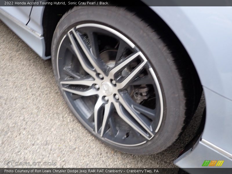 Sonic Gray Pearl / Black 2022 Honda Accord Touring Hybrid