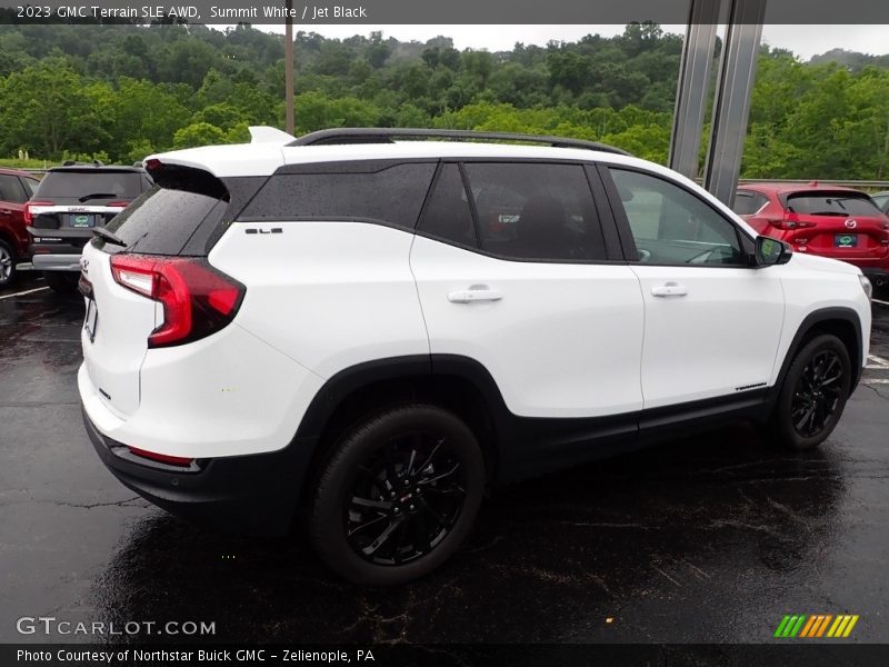 Summit White / Jet Black 2023 GMC Terrain SLE AWD