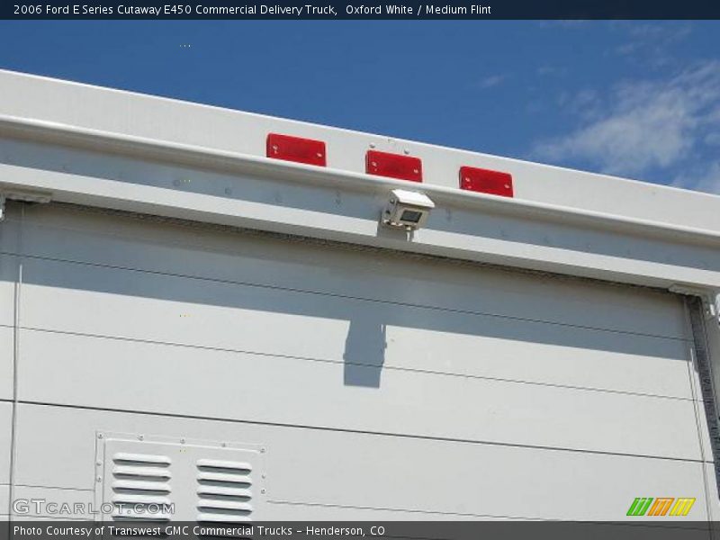 Oxford White / Medium Flint 2006 Ford E Series Cutaway E450 Commercial Delivery Truck