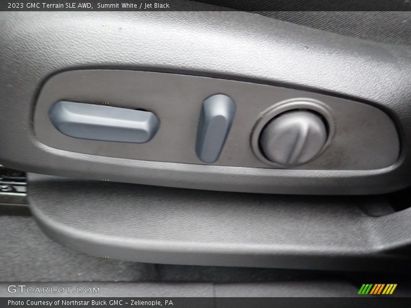 Summit White / Jet Black 2023 GMC Terrain SLE AWD