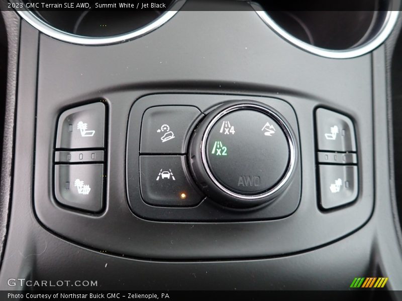 Summit White / Jet Black 2023 GMC Terrain SLE AWD