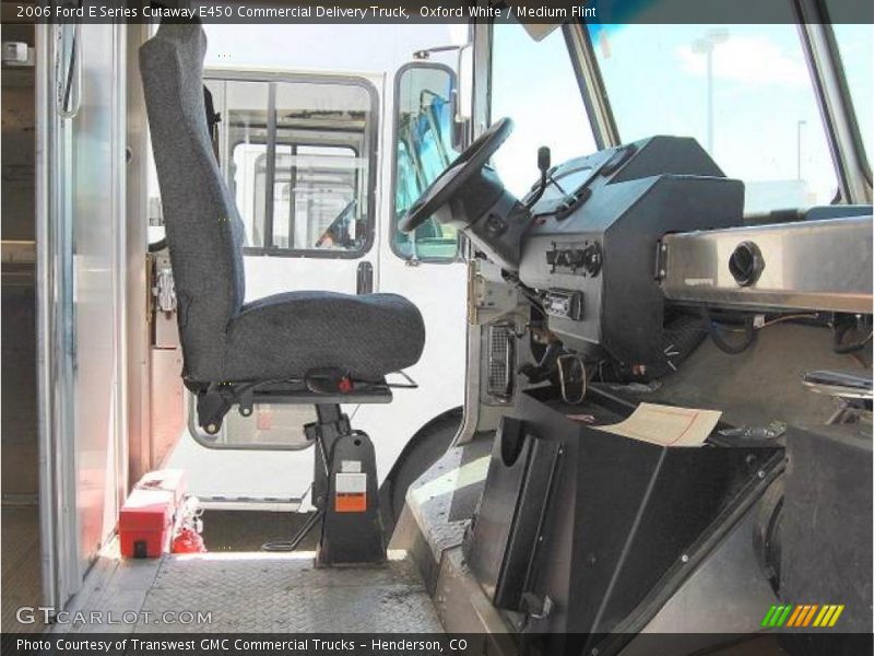 Oxford White / Medium Flint 2006 Ford E Series Cutaway E450 Commercial Delivery Truck