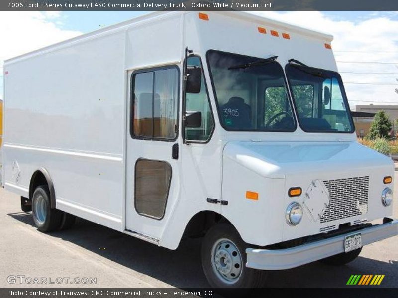Oxford White / Medium Flint 2006 Ford E Series Cutaway E450 Commercial Delivery Truck