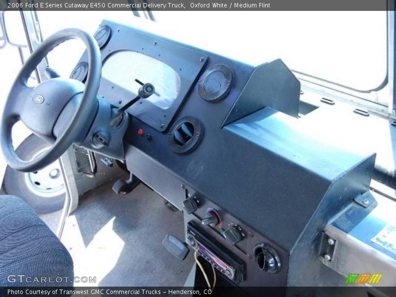 Oxford White / Medium Flint 2006 Ford E Series Cutaway E450 Commercial Delivery Truck