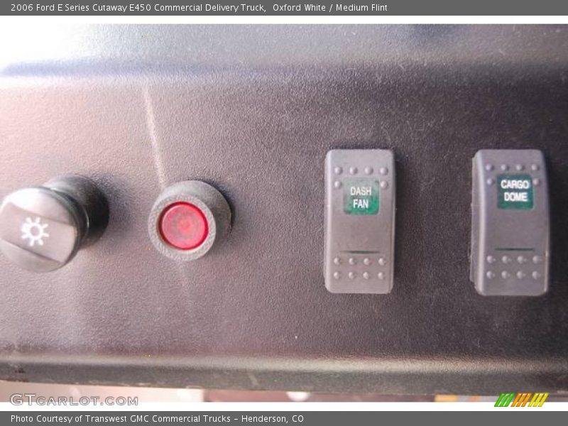 Oxford White / Medium Flint 2006 Ford E Series Cutaway E450 Commercial Delivery Truck