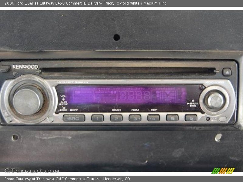 Oxford White / Medium Flint 2006 Ford E Series Cutaway E450 Commercial Delivery Truck