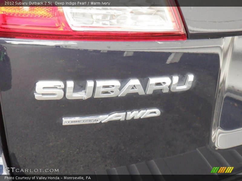 Deep Indigo Pearl / Warm Ivory 2012 Subaru Outback 2.5i