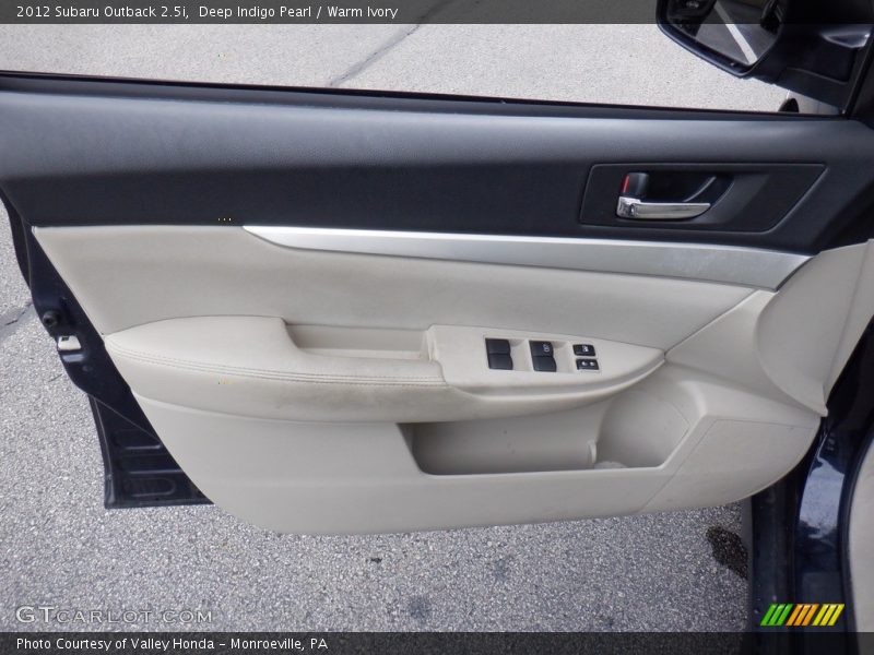 Deep Indigo Pearl / Warm Ivory 2012 Subaru Outback 2.5i