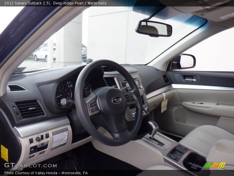 Deep Indigo Pearl / Warm Ivory 2012 Subaru Outback 2.5i