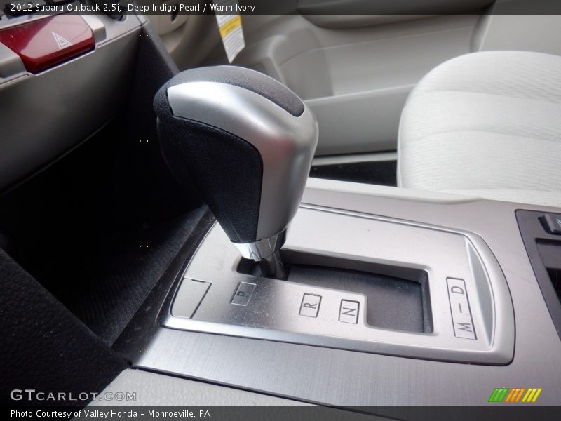 Deep Indigo Pearl / Warm Ivory 2012 Subaru Outback 2.5i