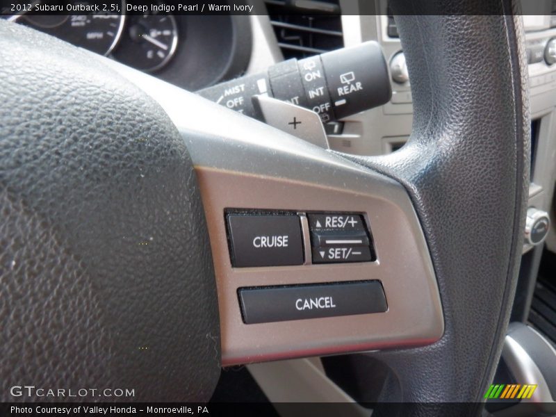 Deep Indigo Pearl / Warm Ivory 2012 Subaru Outback 2.5i