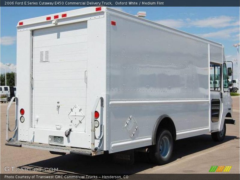 Oxford White / Medium Flint 2006 Ford E Series Cutaway E450 Commercial Delivery Truck