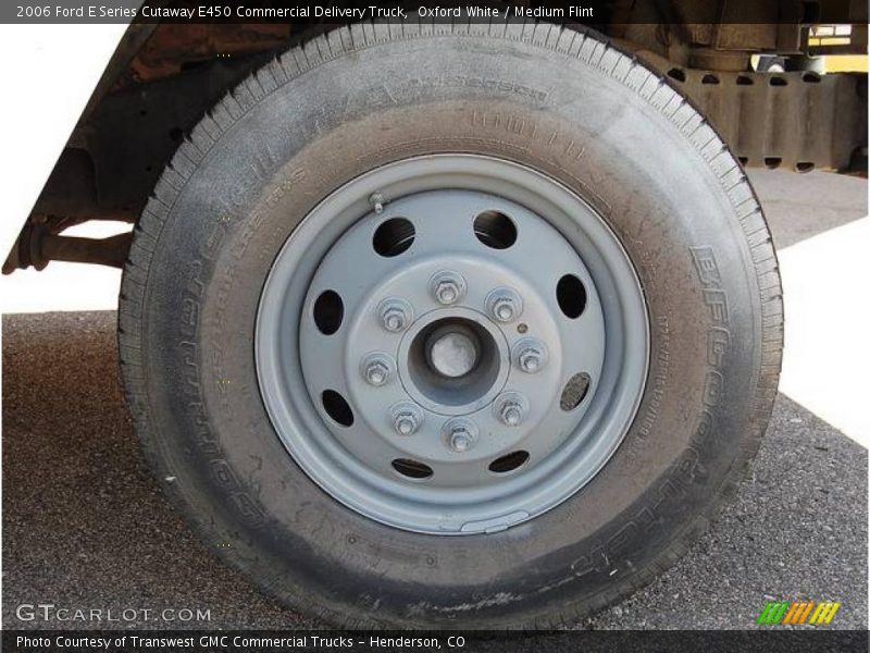 Oxford White / Medium Flint 2006 Ford E Series Cutaway E450 Commercial Delivery Truck