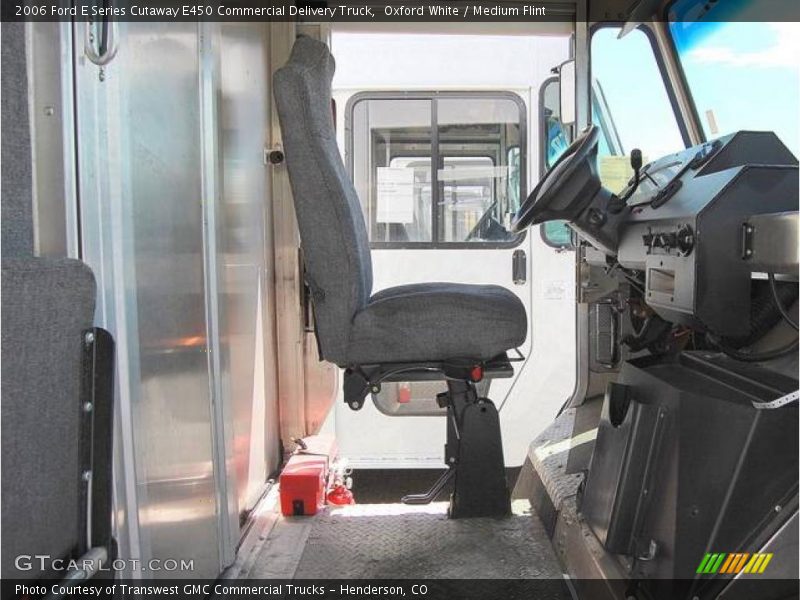 Oxford White / Medium Flint 2006 Ford E Series Cutaway E450 Commercial Delivery Truck