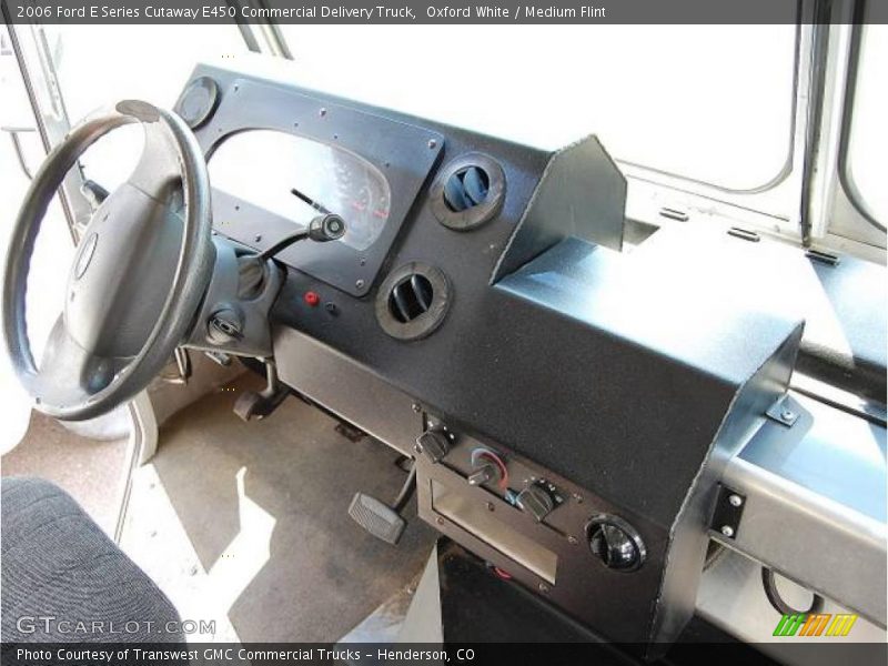 Oxford White / Medium Flint 2006 Ford E Series Cutaway E450 Commercial Delivery Truck