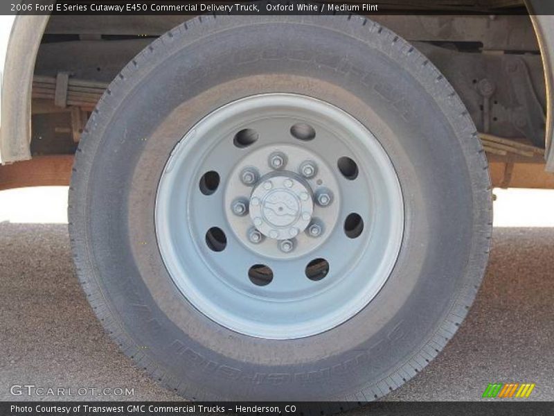 Oxford White / Medium Flint 2006 Ford E Series Cutaway E450 Commercial Delivery Truck