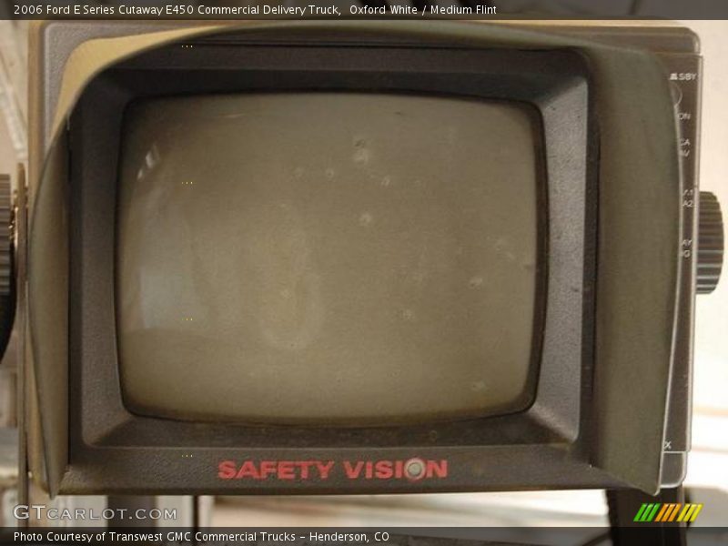 Oxford White / Medium Flint 2006 Ford E Series Cutaway E450 Commercial Delivery Truck