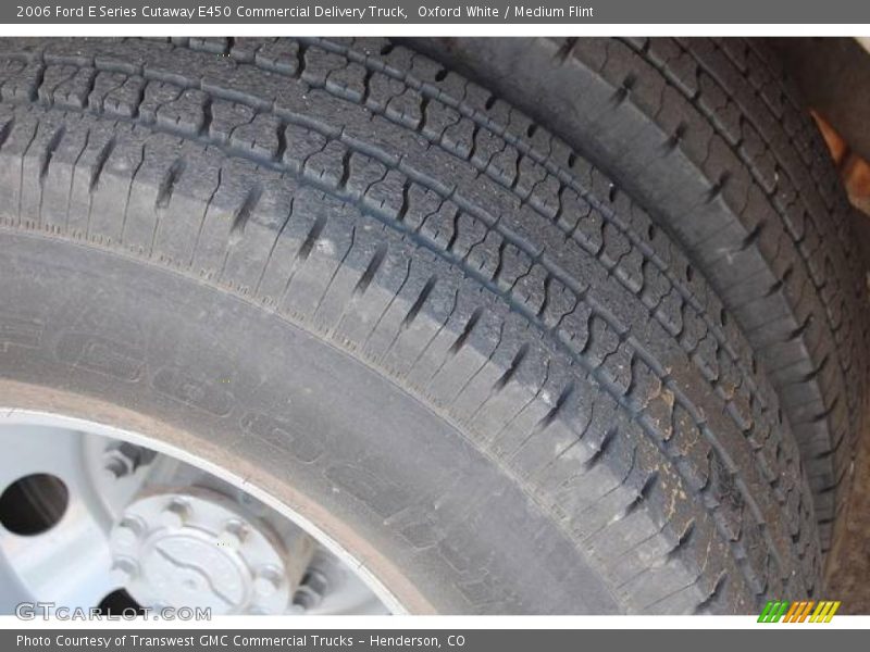 Oxford White / Medium Flint 2006 Ford E Series Cutaway E450 Commercial Delivery Truck