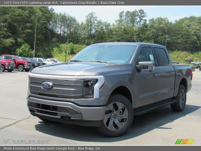 Front 3/4 View of 2023 F150 Lightning Lariat 4x4
