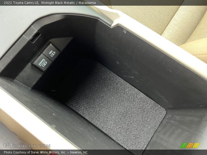Midnight Black Metallic / Macadamia 2022 Toyota Camry LE