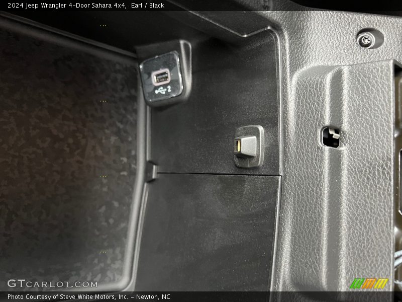 Earl / Black 2024 Jeep Wrangler 4-Door Sahara 4x4