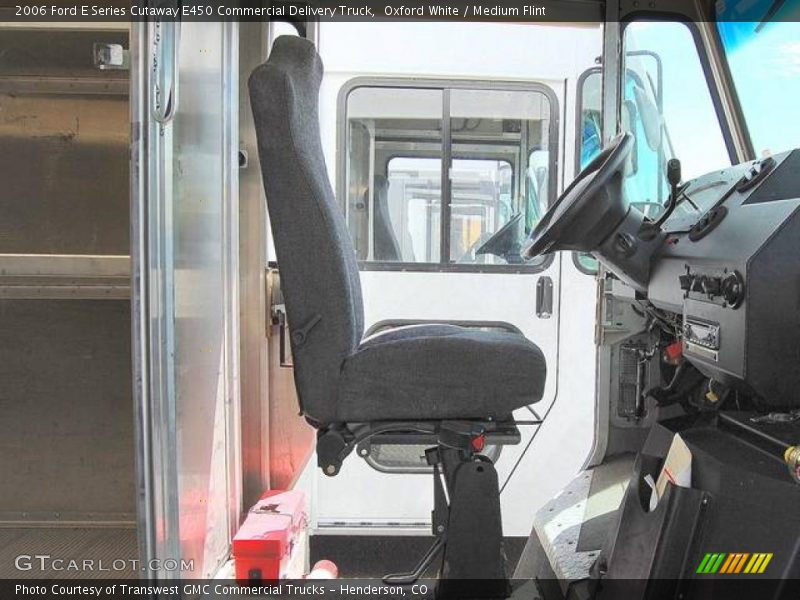 Oxford White / Medium Flint 2006 Ford E Series Cutaway E450 Commercial Delivery Truck