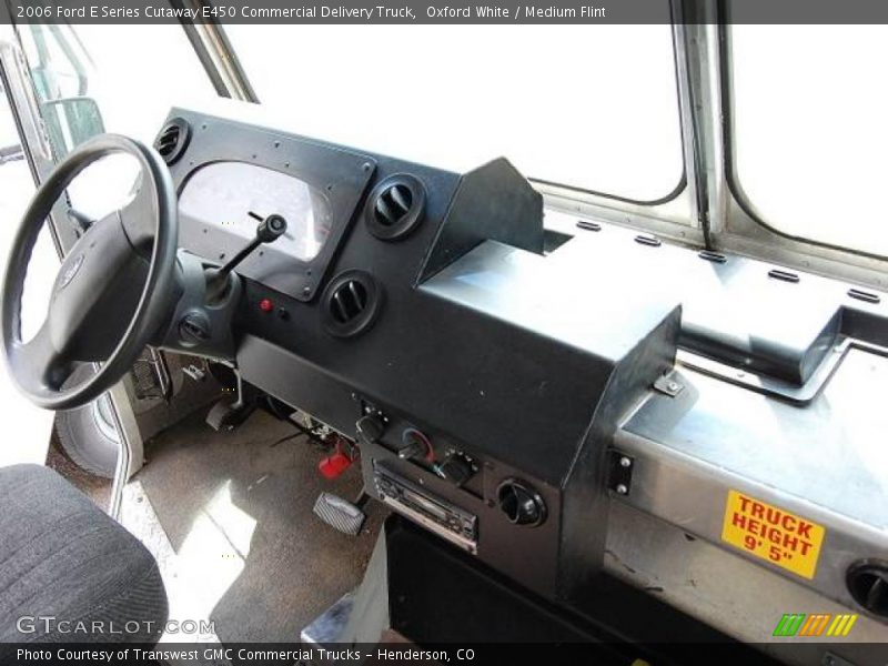 Oxford White / Medium Flint 2006 Ford E Series Cutaway E450 Commercial Delivery Truck