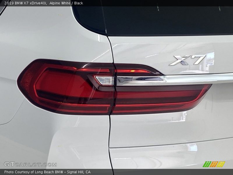 Alpine White / Black 2019 BMW X7 xDrive40i