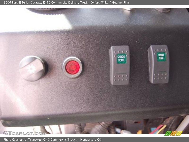 Oxford White / Medium Flint 2006 Ford E Series Cutaway E450 Commercial Delivery Truck