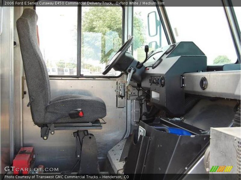 Oxford White / Medium Flint 2006 Ford E Series Cutaway E450 Commercial Delivery Truck