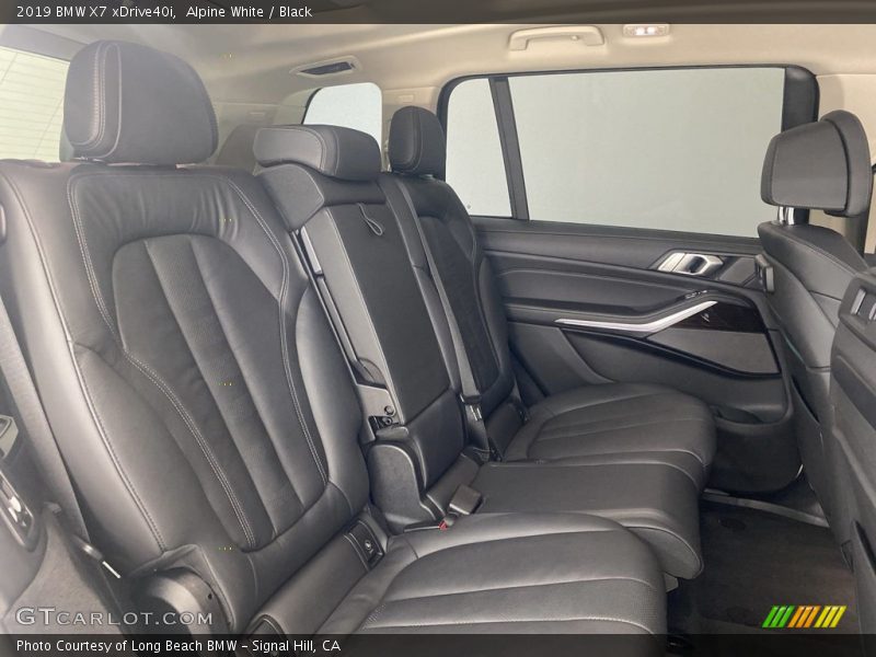 Alpine White / Black 2019 BMW X7 xDrive40i