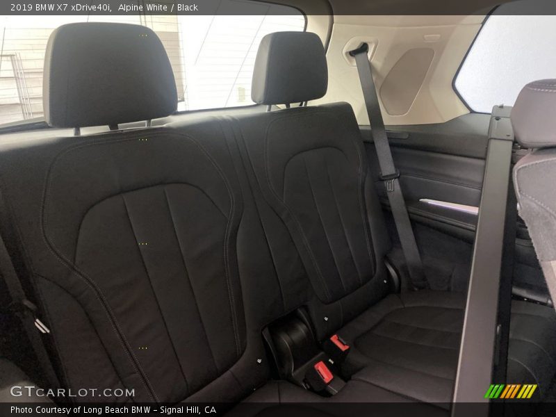 Alpine White / Black 2019 BMW X7 xDrive40i