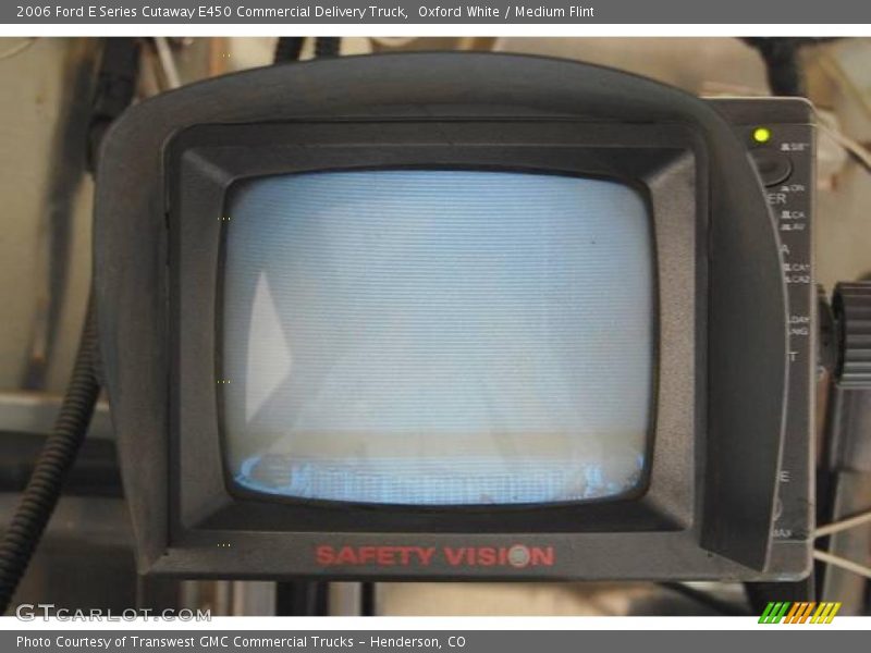 Oxford White / Medium Flint 2006 Ford E Series Cutaway E450 Commercial Delivery Truck