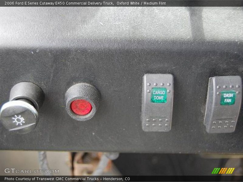 Oxford White / Medium Flint 2006 Ford E Series Cutaway E450 Commercial Delivery Truck