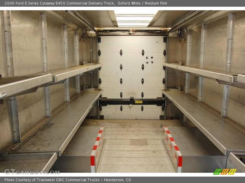 Oxford White / Medium Flint 2006 Ford E Series Cutaway E450 Commercial Delivery Truck