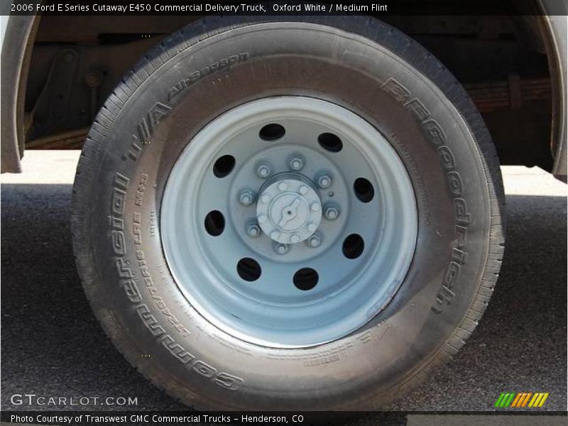 Oxford White / Medium Flint 2006 Ford E Series Cutaway E450 Commercial Delivery Truck