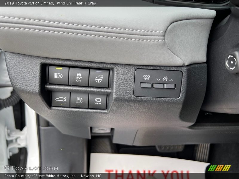 Wind Chill Pearl / Gray 2019 Toyota Avalon Limited
