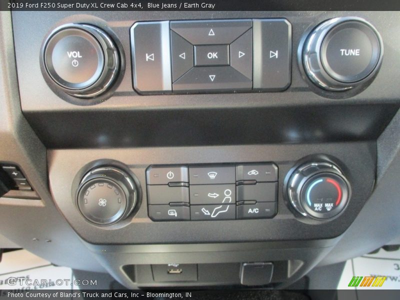Blue Jeans / Earth Gray 2019 Ford F250 Super Duty XL Crew Cab 4x4