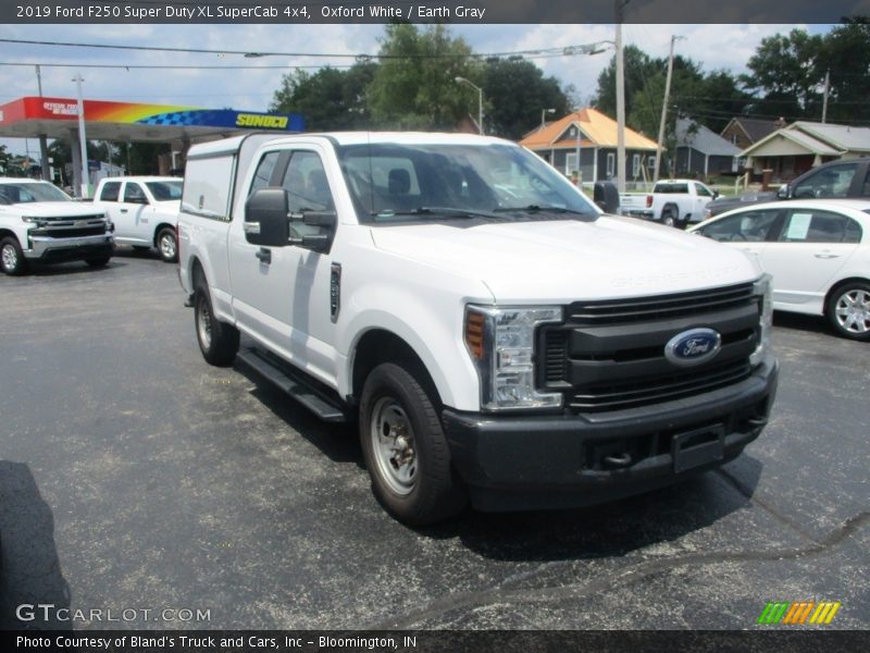 Oxford White / Earth Gray 2019 Ford F250 Super Duty XL SuperCab 4x4