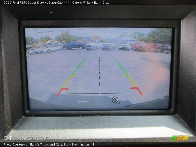 Oxford White / Earth Gray 2019 Ford F250 Super Duty XL SuperCab 4x4