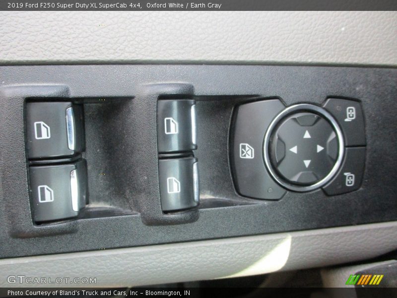 Oxford White / Earth Gray 2019 Ford F250 Super Duty XL SuperCab 4x4
