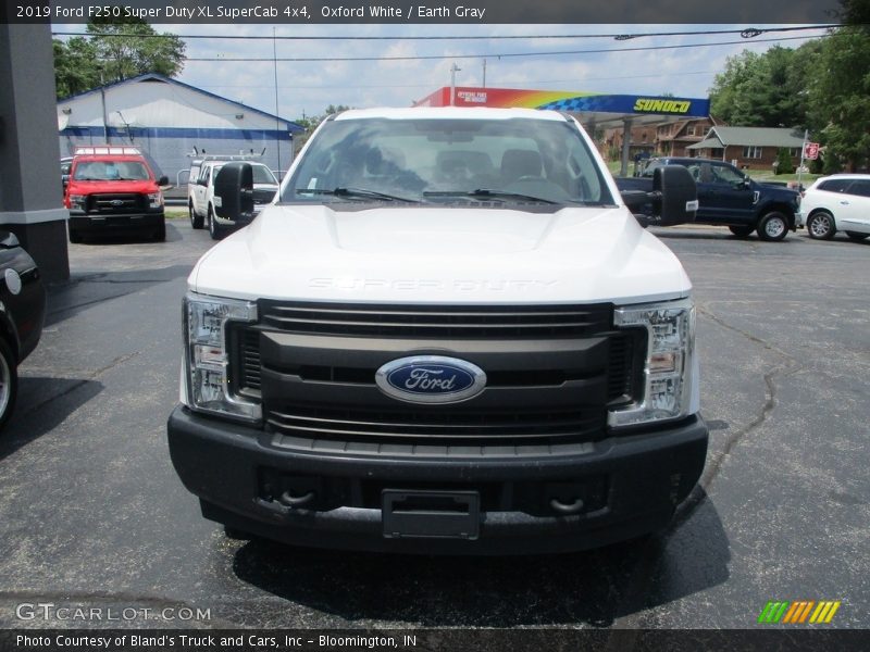 Oxford White / Earth Gray 2019 Ford F250 Super Duty XL SuperCab 4x4