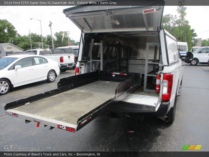 Oxford White / Earth Gray 2019 Ford F250 Super Duty XL SuperCab 4x4