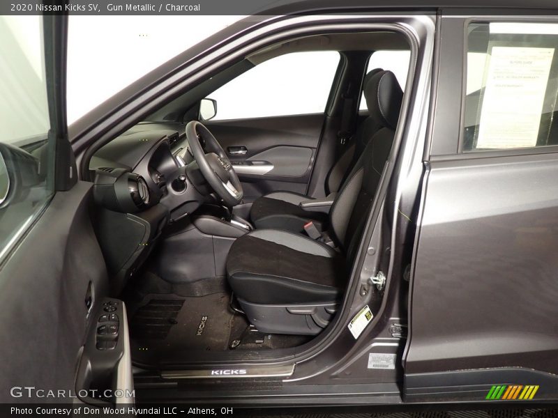 Gun Metallic / Charcoal 2020 Nissan Kicks SV