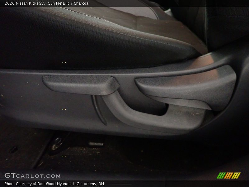 Gun Metallic / Charcoal 2020 Nissan Kicks SV