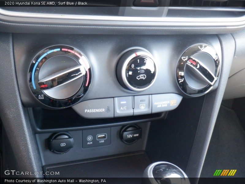 Controls of 2020 Kona SE AWD