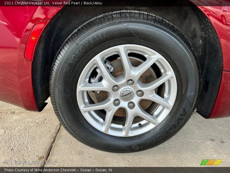Velvet Red Pearl / Black/Alloy 2021 Chrysler Voyager LXI